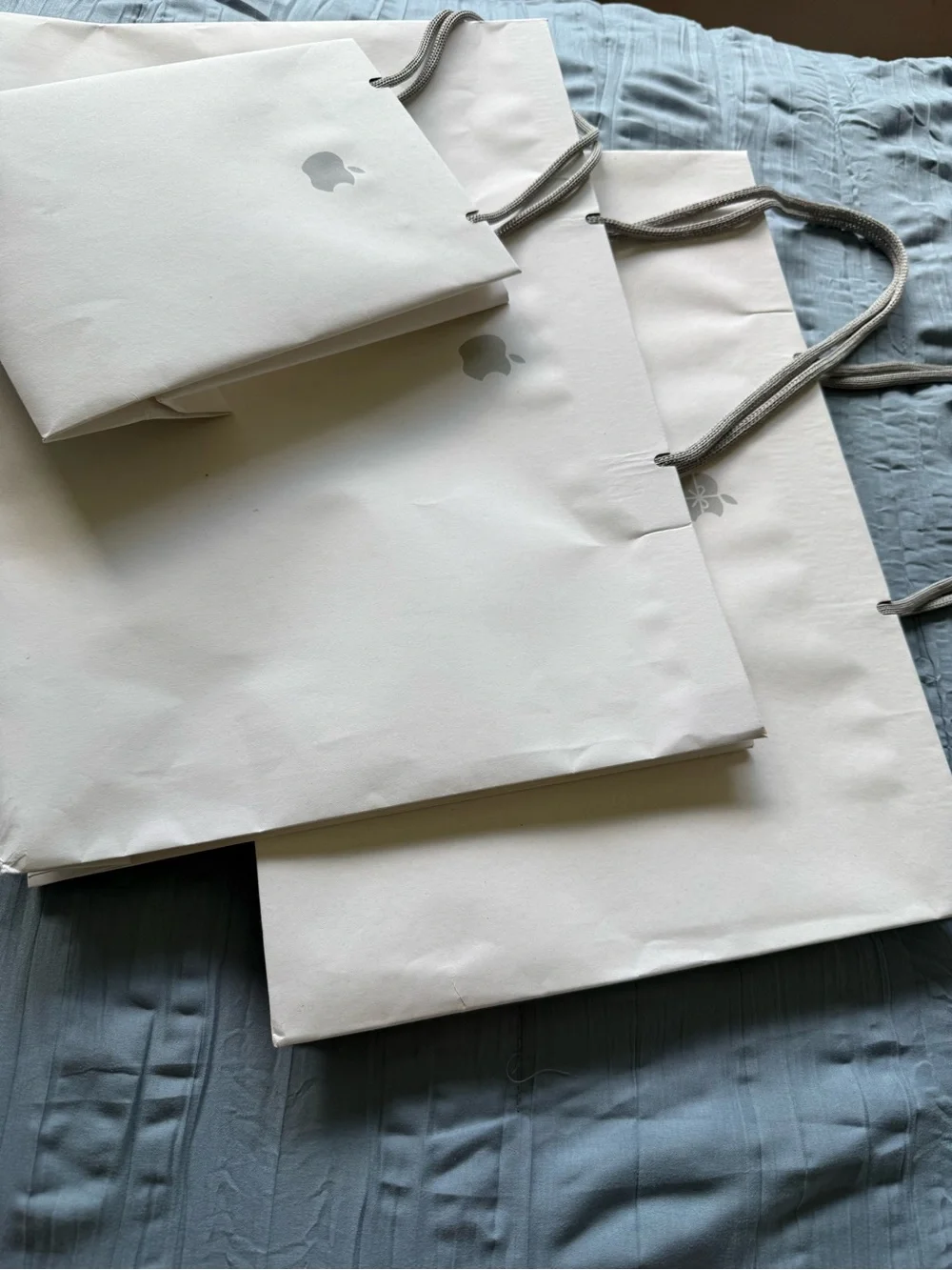 Bundle empty boxes/ bags for Apple MacBook Air/ iPhone 12 & 16 Pro Max/ AirPod 4